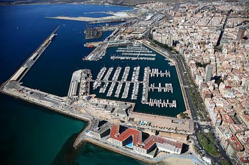Beach, City Center And Entertainment Alicante Exterior photo