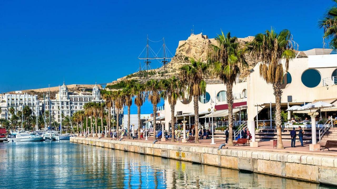 Beach, City Center And Entertainment Alicante Exterior photo