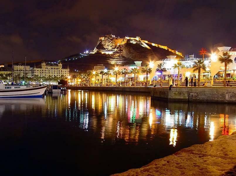 Beach, City Center And Entertainment Alicante Exterior photo